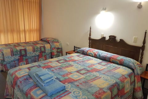 Cobb Inlander Motel - Kingaroy Accommodation 5