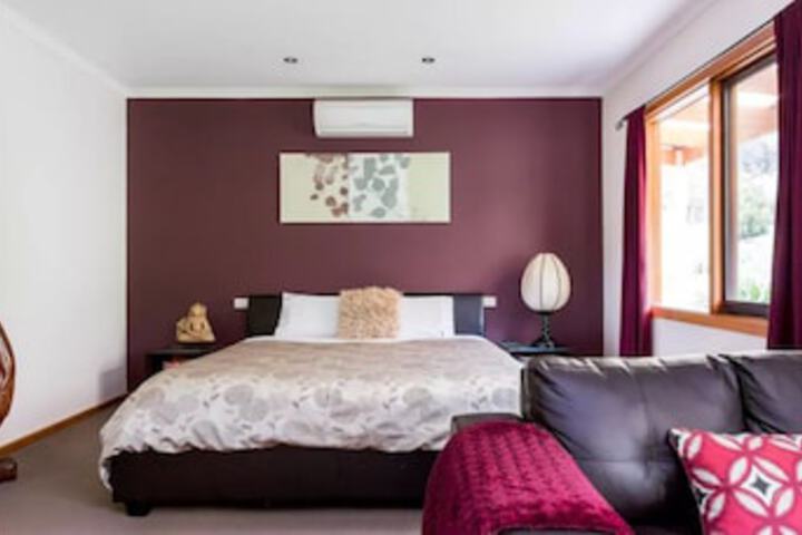 Mount Macedon VIC Kingaroy Accommodation