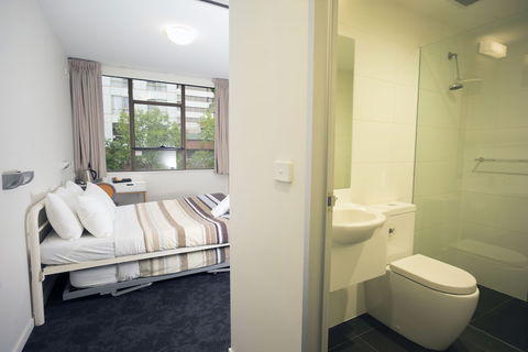 Canberra City YHA - Hostel - Kingaroy Accommodation 5