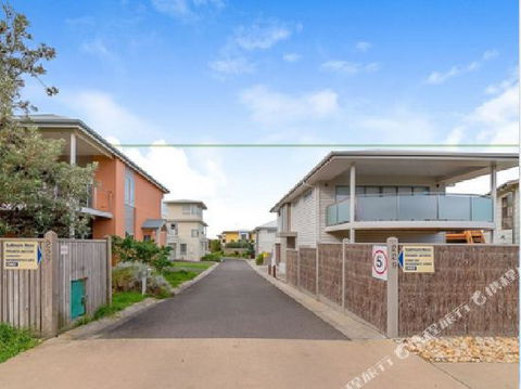 Fabulous Townhouse At The Famous Smiths Beach - Kingaroy Accommodation 4
