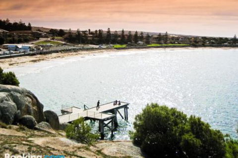 All Seasons Port Elliot Holiday House - Kingaroy Accommodation 4