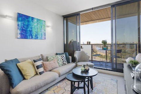 LAURENT Views Of MCG & Yarra River + Fed Square - Kingaroy Accommodation 0