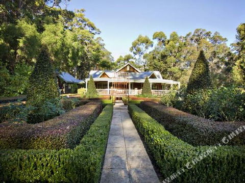 Fleur De Lys - Kingaroy Accommodation 6