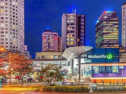 Heart OF CBD Amazing View Pool& GYM Qbn550-16 - Kingaroy Accommodation 1