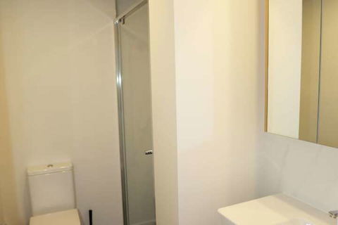 Chic Brisbane Living - Kingaroy Accommodation 6