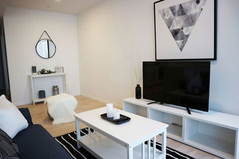 Chic Brisbane Living - Kingaroy Accommodation 7