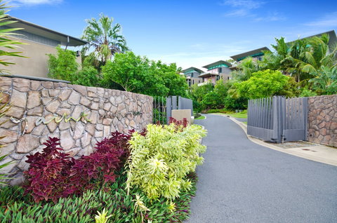 Yacht Club Villa 33-Serenity-Ocean Views With Golf Buggy - Kingaroy Accommodation 1