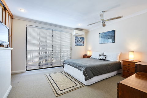 Fremantle Townhouse Unit 5 - Kingaroy Accommodation 5