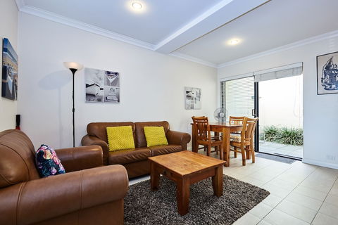 Fremantle Townhouse Unit 5 - Kingaroy Accommodation 1