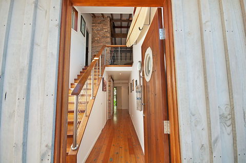 A PERFECT STAY - The Hawk At Wategos - Kingaroy Accommodation 2