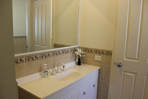 PACIFIC PALMS - Kingaroy Accommodation 1