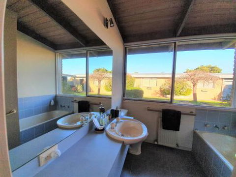 GRACEDALE HILLS HOMESTEAD - Kingaroy Accommodation 3