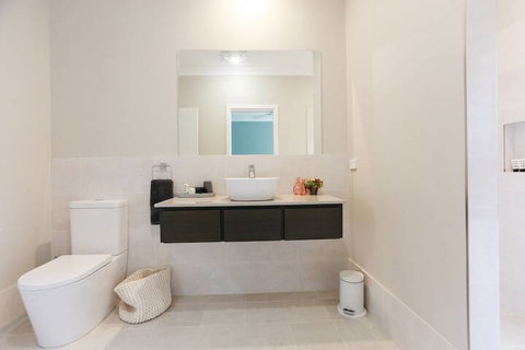 Figtree Cottage - Kingaroy Accommodation 4