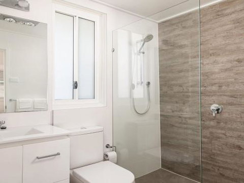 Little Kingsley Beach House 59A Kingsley Drive - Kingaroy Accommodation 1