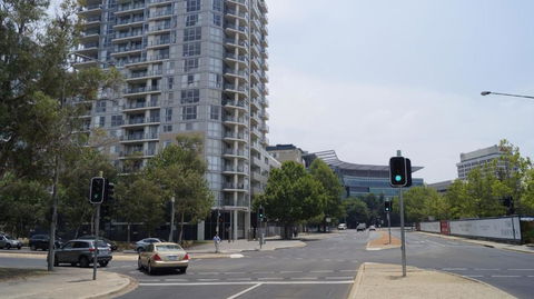 Canberra CBD Metropolitan - Kingaroy Accommodation 5