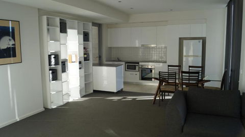 Canberra CBD Metropolitan - Kingaroy Accommodation 2