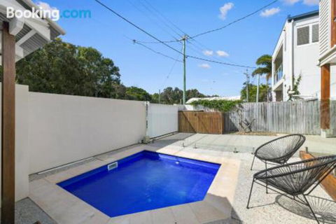 Mudjimba Island Beach House - Kingaroy Accommodation 1