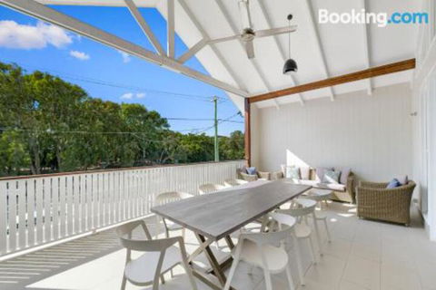 Mudjimba Island Beach House - Kingaroy Accommodation 6
