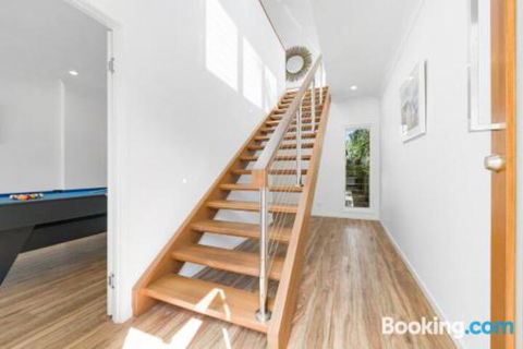 Mudjimba Island Beach House - Kingaroy Accommodation 2