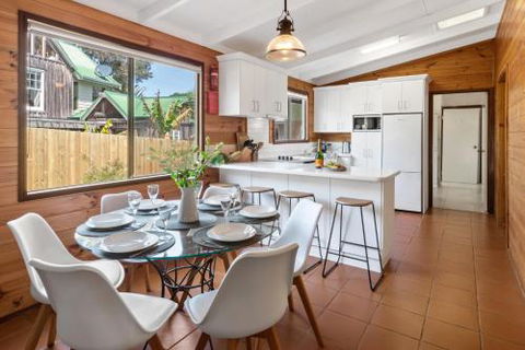 Coleys Beach House Yallingup - Kingaroy Accommodation 6