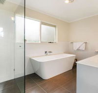 Lighthouse Cottage - Kingaroy Accommodation