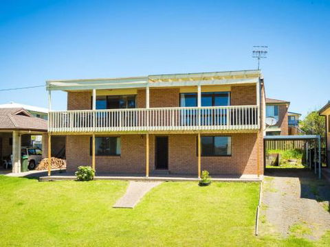 Williams Wonder Large Beach House - Kingaroy Accommodation 0