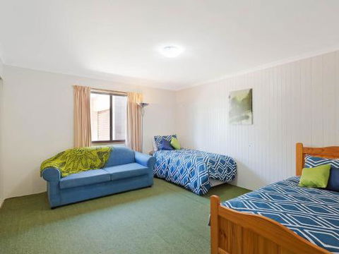 Williams Wonder Large Beach House - Kingaroy Accommodation 2