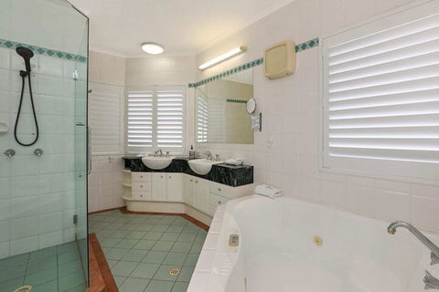 PRTFINO Ultimate Penthouse - Kingaroy Accommodation 5