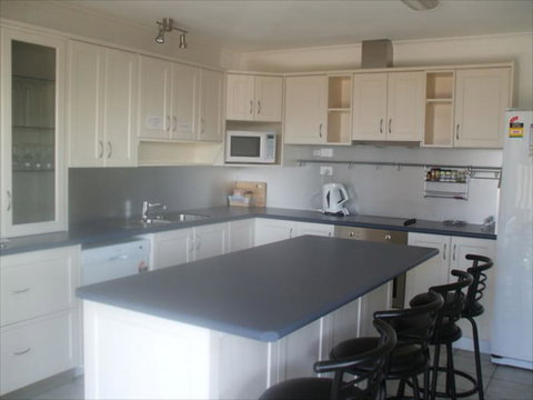 St Helens On The Bay Apartments - Kingaroy Accommodation 6