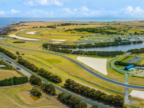 Waikiki Views - Kingaroy Accommodation 1