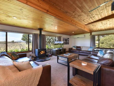 Soldiers Cottage Picturebook Vineyard Home - Kingaroy Accommodation 5