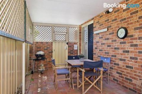 SEASCAPE An Enticing Lakeside Escape - Kingaroy Accommodation 1