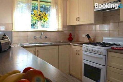 Schoolhouse Cottage American River - Kingaroy Accommodation 0