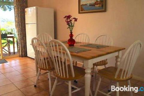 Schoolhouse Cottage American River - Kingaroy Accommodation 6