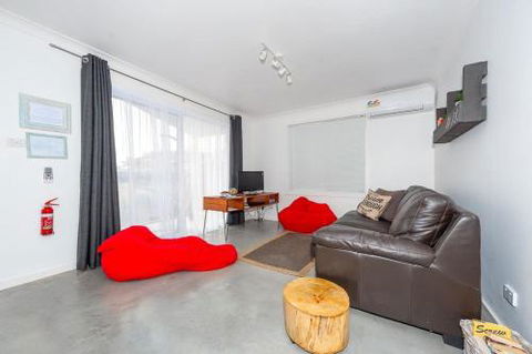 Salty Kisses Holiday House - Kingaroy Accommodation 5