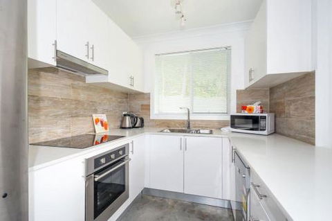 Salty Kisses Holiday House - Kingaroy Accommodation 4