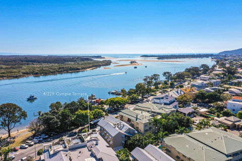 Panoramic River & Ocean Views Noosaville - Kingaroy Accommodation 4