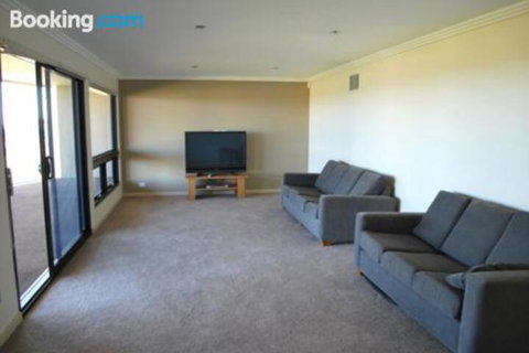Eagles Nest - Kingaroy Accommodation 1