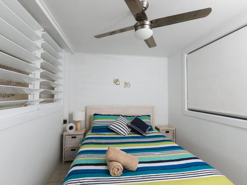 WHITE WAVES 4 ABSOLUTE BEACH FRONT STUDIO HASTINGS POINT - Kingaroy Accommodation 3