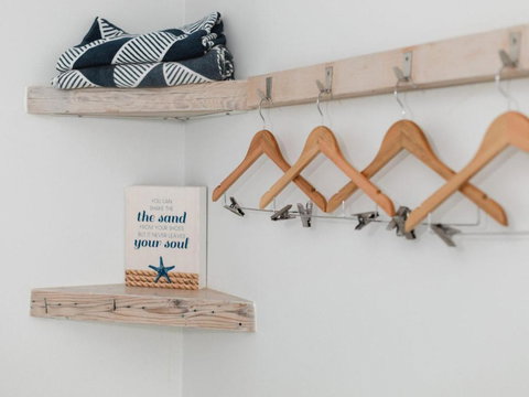 WHITE WAVES 4 ABSOLUTE BEACH FRONT STUDIO HASTINGS POINT - Kingaroy Accommodation 5