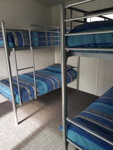 Huon Flash Packers - Kingaroy Accommodation 2