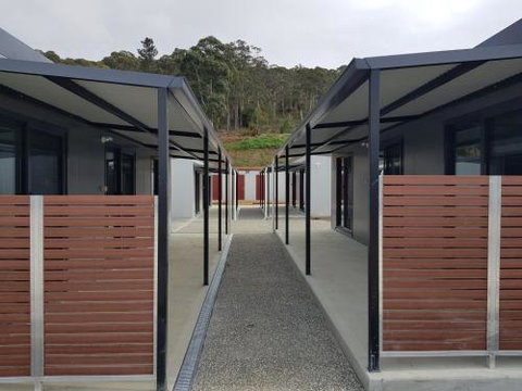 Huon Flash Packers - Kingaroy Accommodation 4