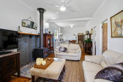 WOOLWAY - Kingaroy Accommodation 4