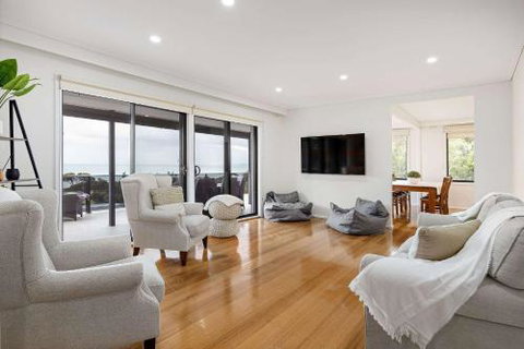 Stunning Bay View Accommodation In Rye - Kingaroy Accommodation 0