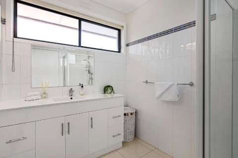 Stunning Bay View Accommodation In Rye - Kingaroy Accommodation 4