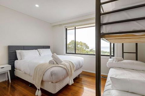 Stunning Bay View Accommodation In Rye - Kingaroy Accommodation 1