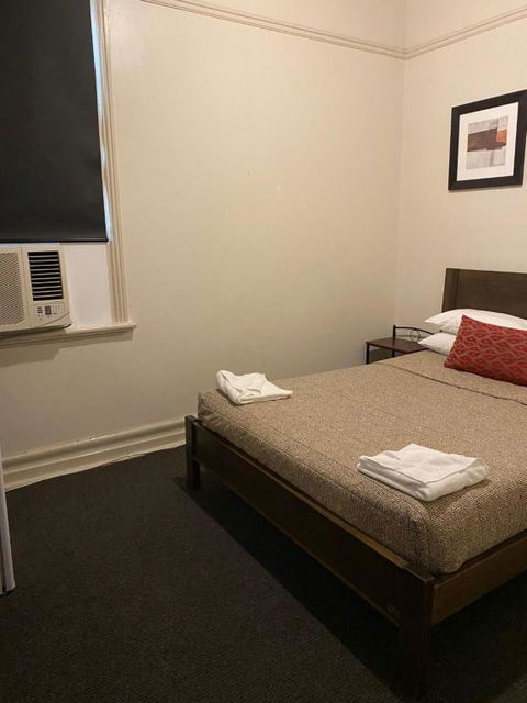 Commercial Travellers House - Kingaroy Accommodation 6