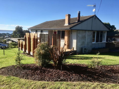 Hamlet House - Kingaroy Accommodation 0