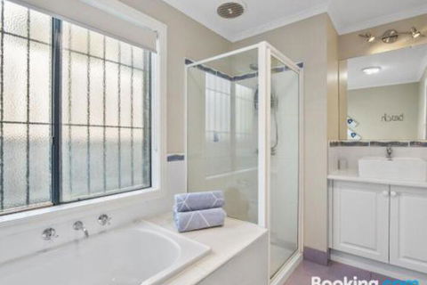 Rye Poolside Escape - Kingaroy Accommodation 1