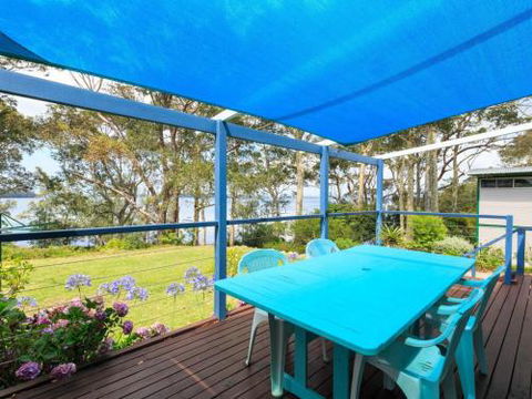 WIRANI On The WATER Sanctuary Point 4pm Check Out Sundays - Kingaroy Accommodation 0